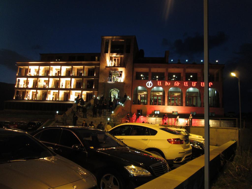 Akhtamar Hotel Cjsc Arzakan Kültér fotó