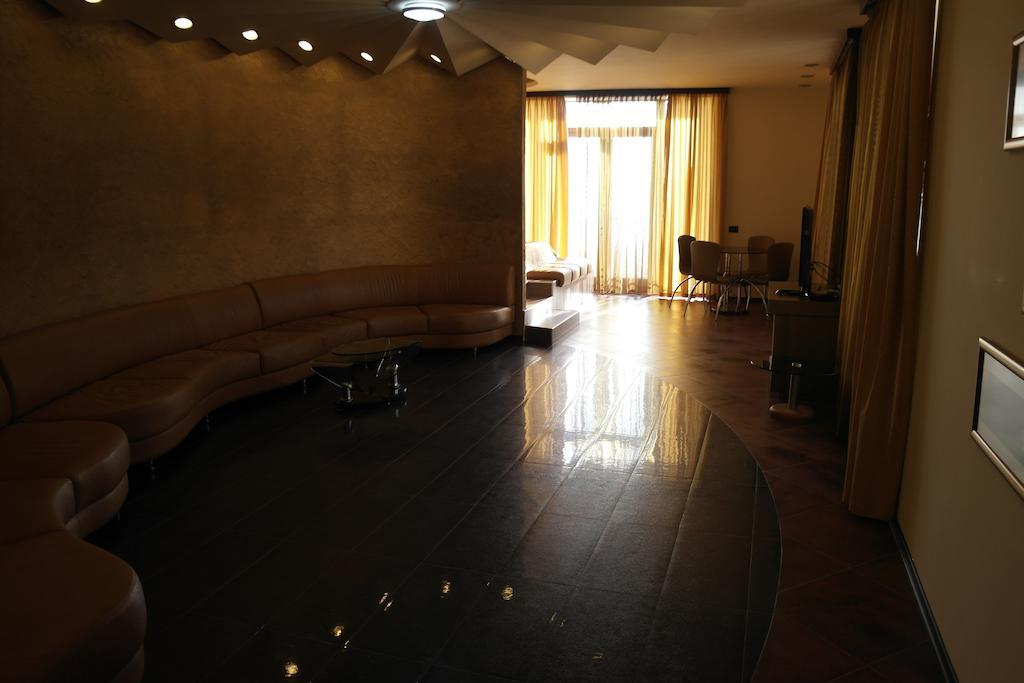 Akhtamar Hotel Cjsc Arzakan Szoba fotó