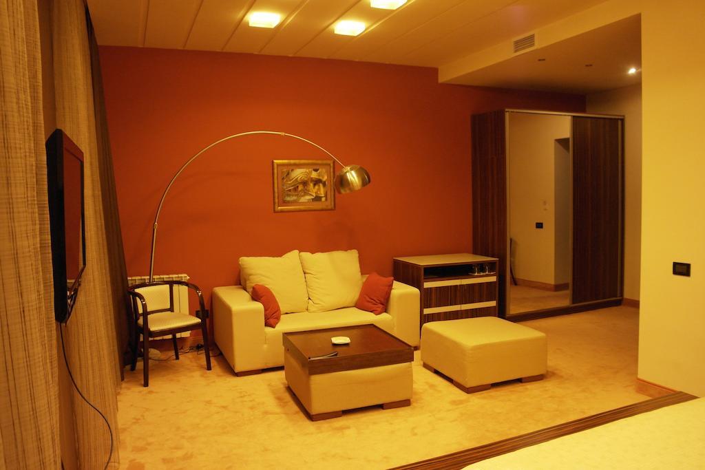 Akhtamar Hotel Cjsc Arzakan Szoba fotó